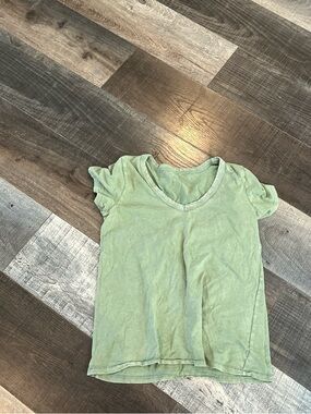 aerie Kids Short Sleeve V-Neck Tee in Sage Green